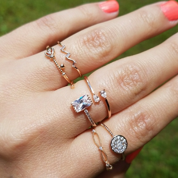 NEW Rose Gold Dainty Heart Key Stackable Ring - Picture 5 of 5